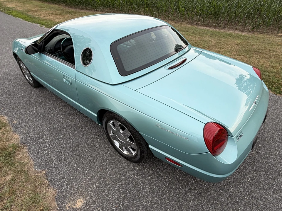 2002 Ford Thunderbird 11th Gen - Image 26 of 31