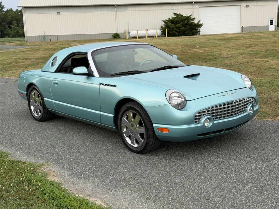2002 Ford Thunderbird 11th Gen - Image 13 of 31