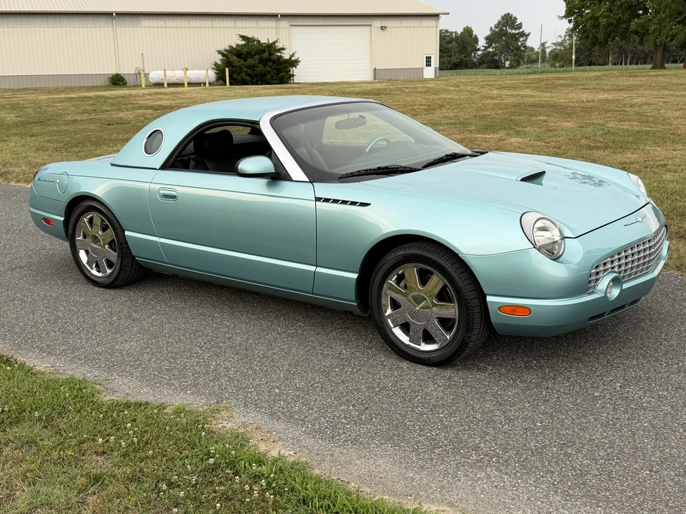 2002 Ford Thunderbird 11th Gen - Image 14 of 31