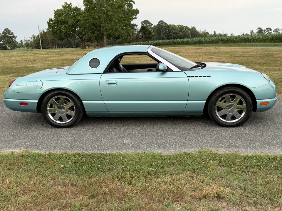 2002 Ford Thunderbird 11th Gen - Image 15 of 31
