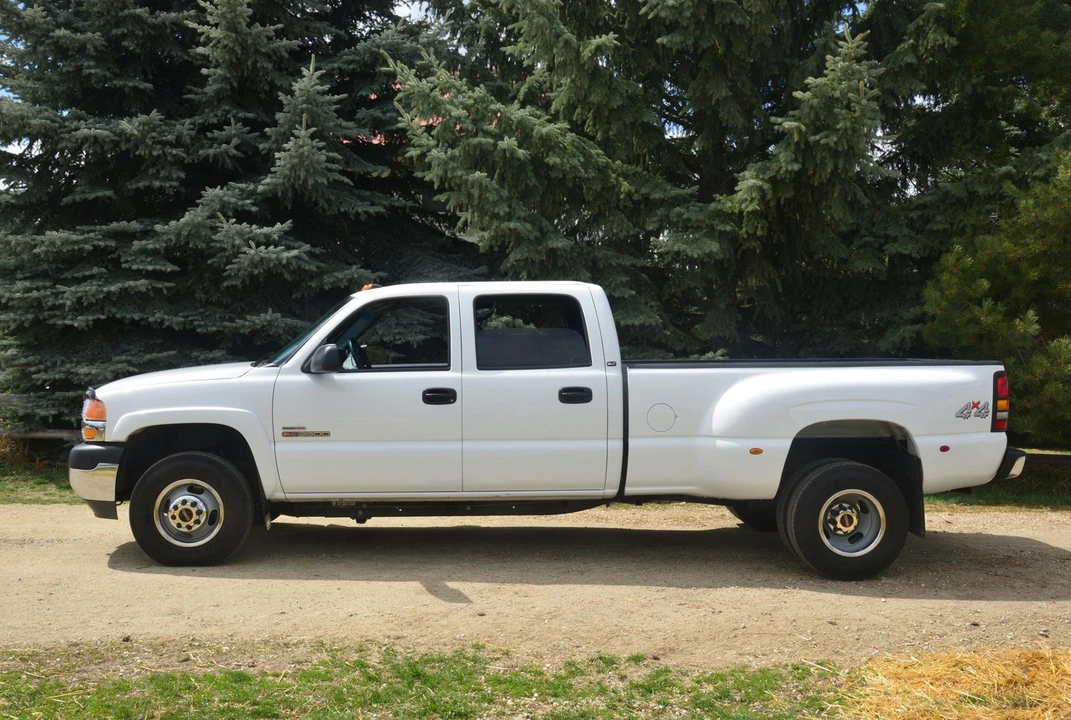 2002 GMC Sierra Heavy Duty 2nd Gen - Image 7 of 31