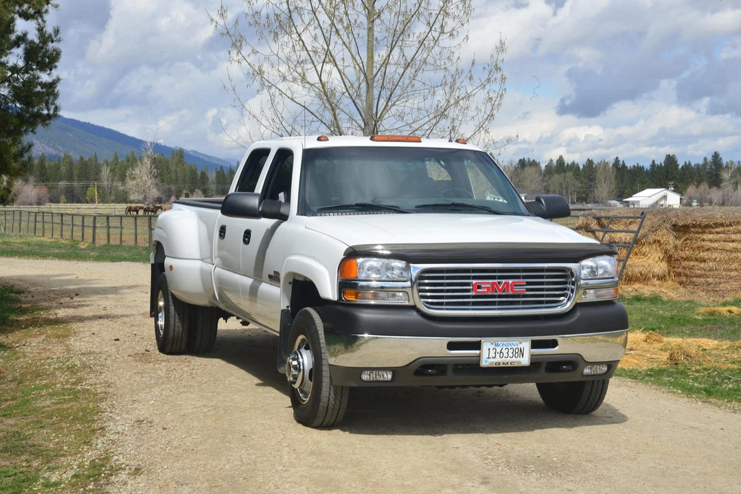 2002 GMC Sierra Heavy Duty 2nd Gen - Image 14 of 31