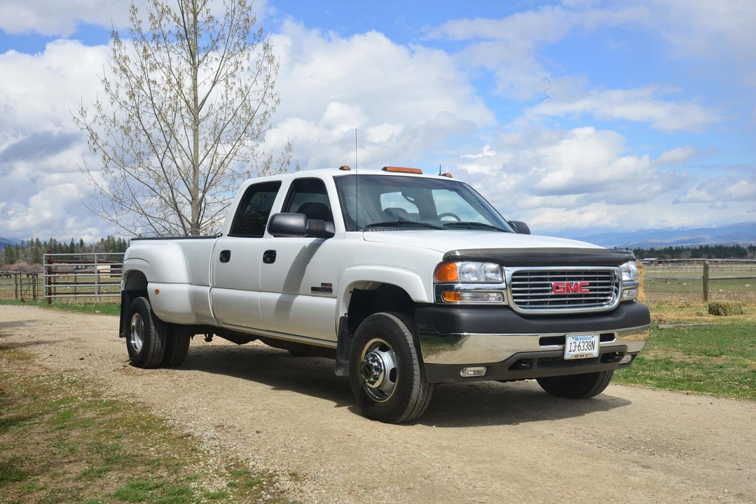2002 GMC Sierra Heavy Duty 2nd Gen - Image 13 of 31