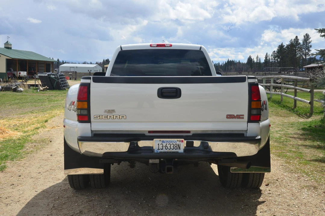 2002 GMC Sierra Heavy Duty 2nd Gen - Image 9 of 31