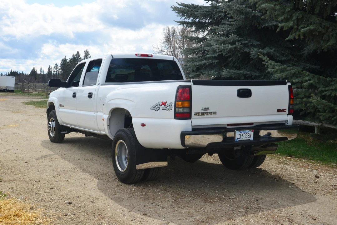 2002 GMC Sierra Heavy Duty 2nd Gen - Image 8 of 31
