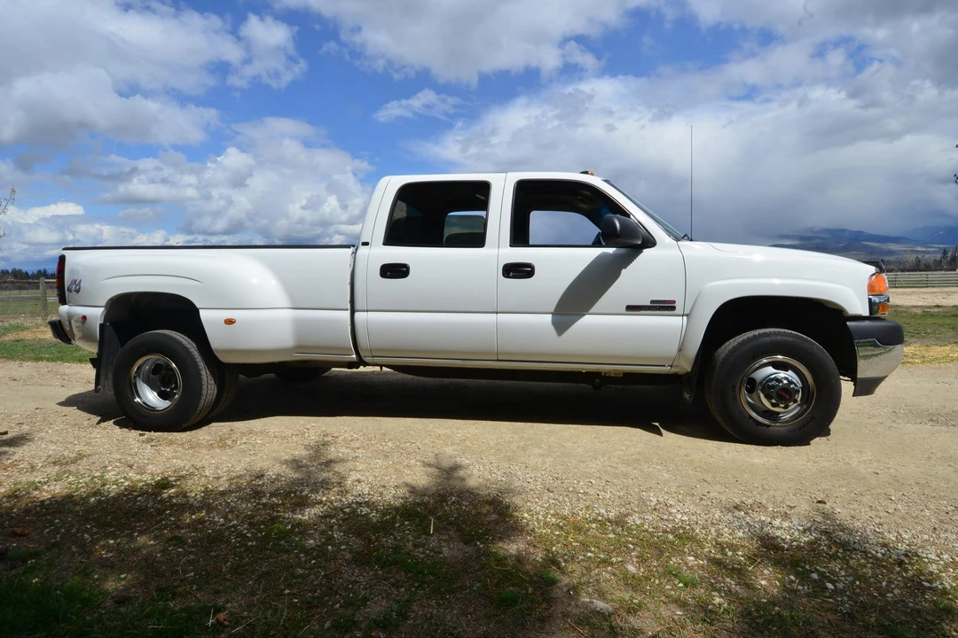 2002 GMC Sierra Heavy Duty 2nd Gen - Image 12 of 31