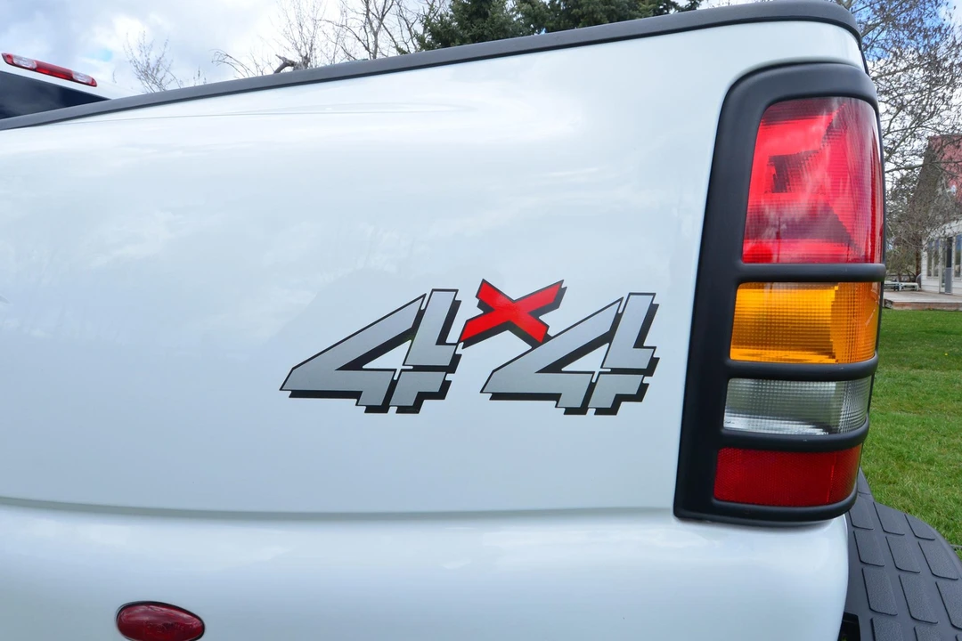 2002 GMC Sierra Heavy Duty 2nd Gen - Image 21 of 31