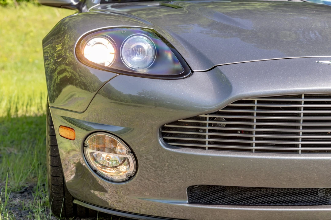 2003 Aston Martin Vanquish 1st Gen - Image 19 of 31
