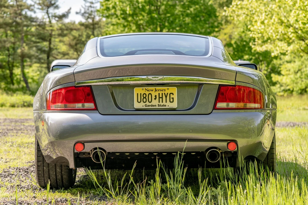 2003 Aston Martin Vanquish 1st Gen - Image 10 of 31