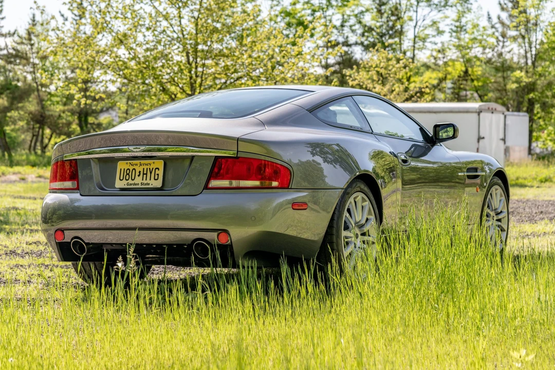 2003 Aston Martin Vanquish 1st Gen - Image 9 of 31