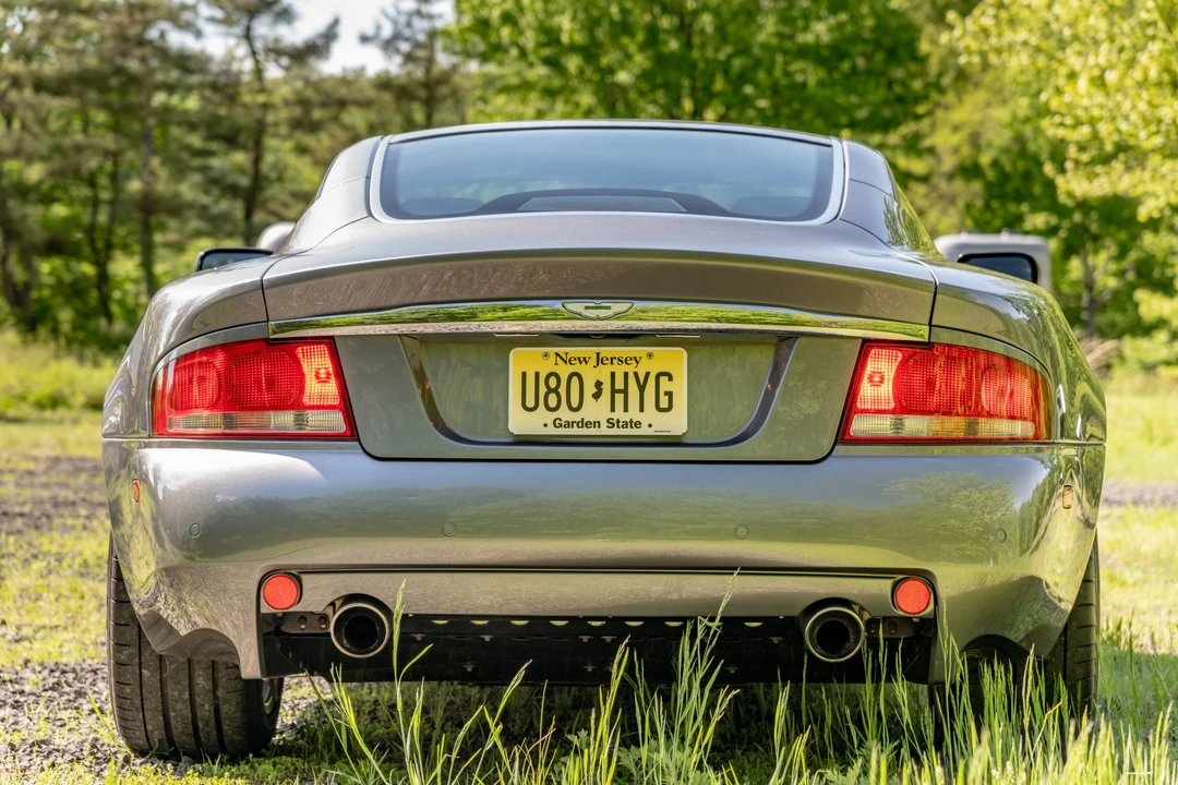 2003 Aston Martin Vanquish 1st Gen - Image 11 of 31