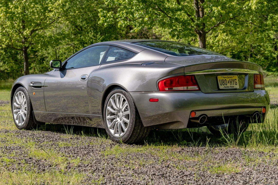 2003 Aston Martin Vanquish 1st Gen - Image 12 of 31