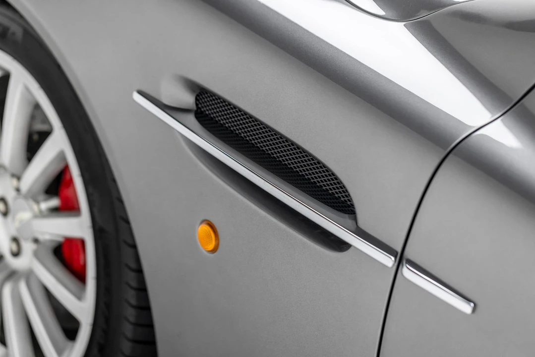 2003 Aston Martin Vanquish 1st Gen - Image 29 of 31