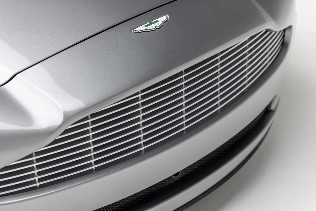 2003 Aston Martin Vanquish 1st Gen - Image 24 of 31