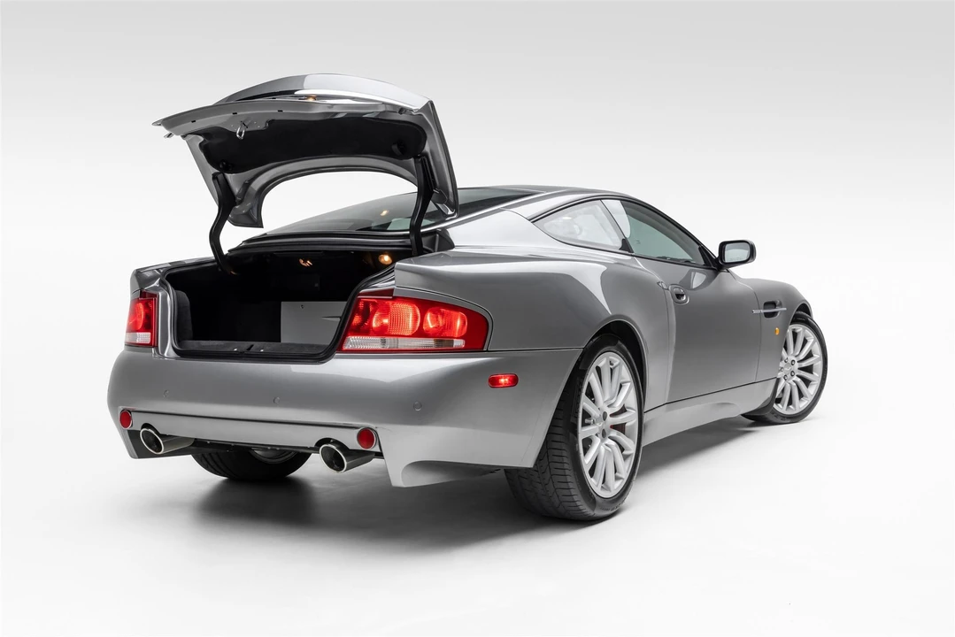 2003 Aston Martin Vanquish 1st Gen - Image 21 of 31