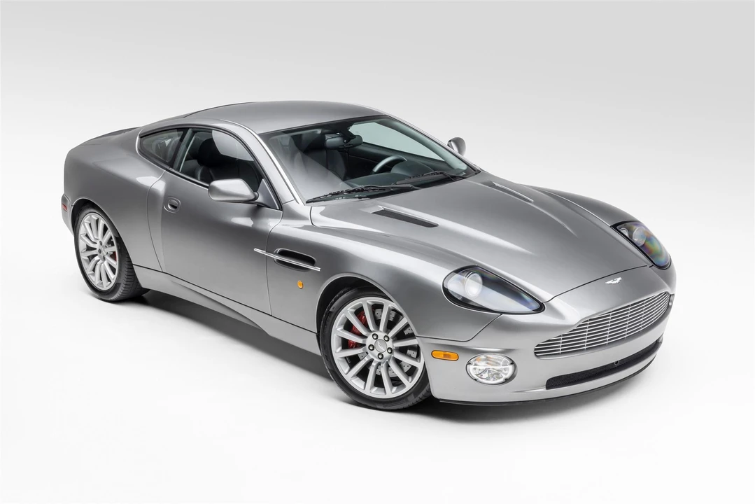 2003 Aston Martin Vanquish 1st Gen - Image 19 of 31