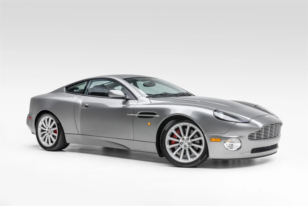 2003 Aston Martin Vanquish 1st Gen - Image 18 of 31