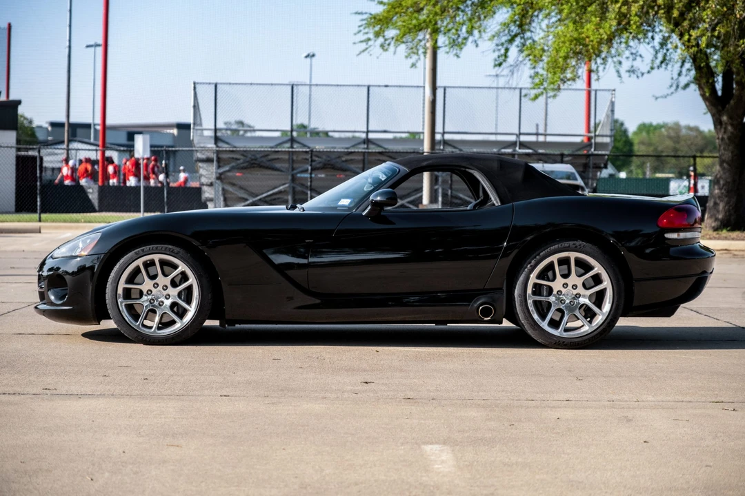 2003 Dodge Viper 3rd Gen - Image 19 of 31