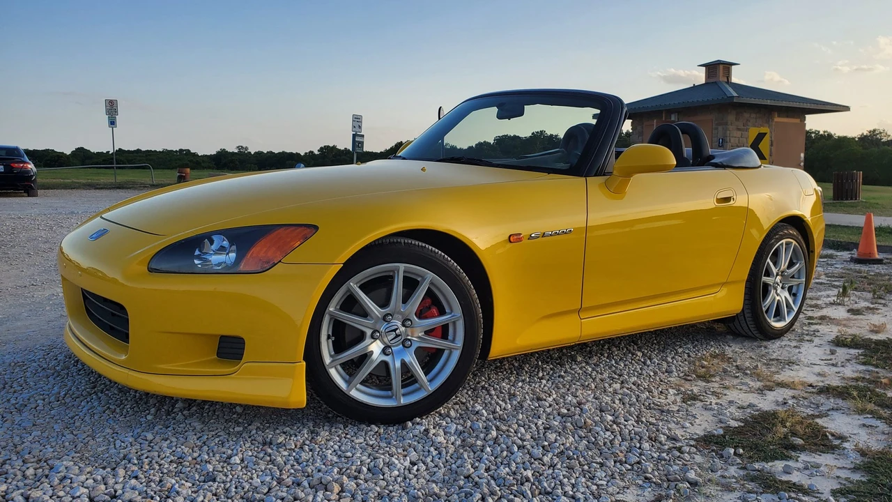 2003 Honda AP1 S2000 - Image 2 of 31