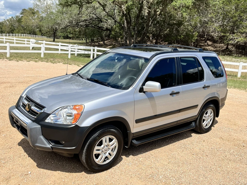 2004 Honda CR-V 2nd Gen - Image 2 of 31