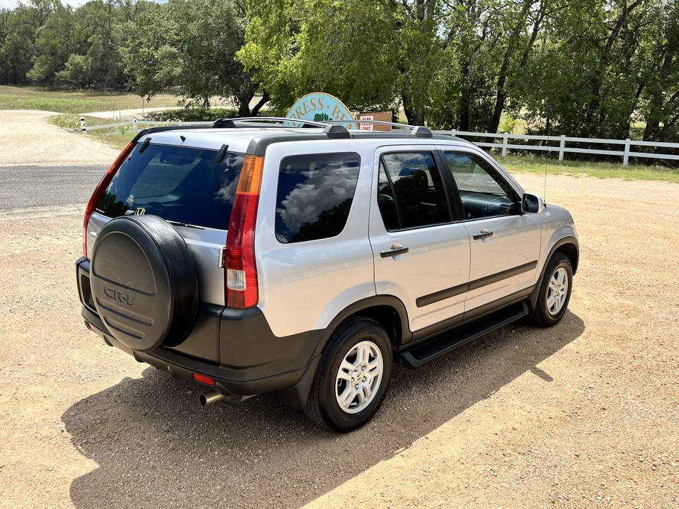 2004 Honda CR-V 2nd Gen - Image 5 of 31