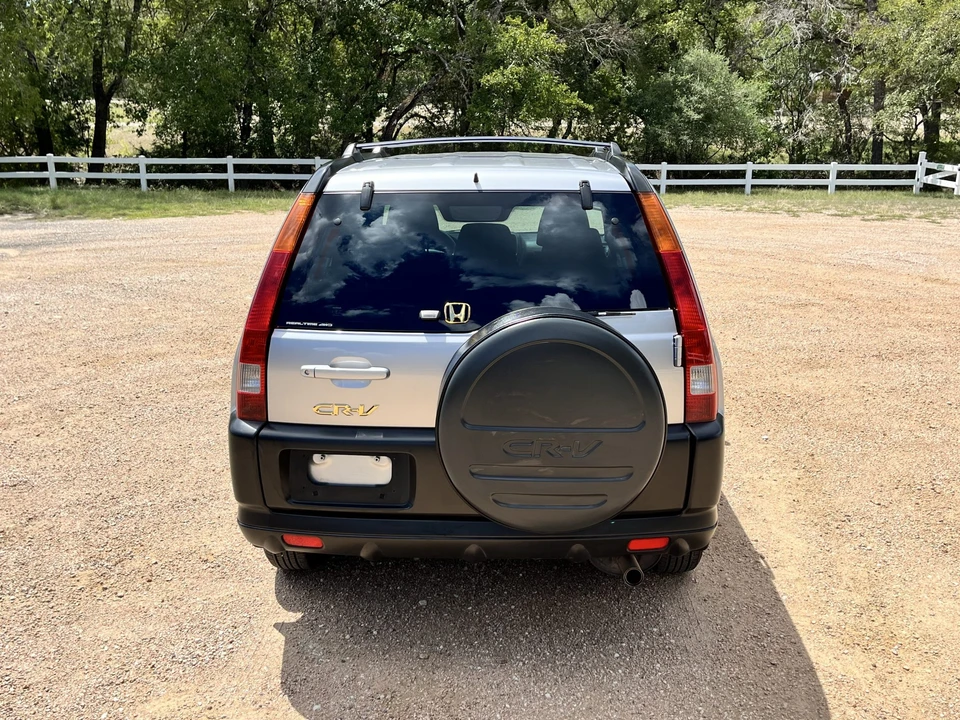 2004 Honda CR-V 2nd Gen - Image 4 of 31