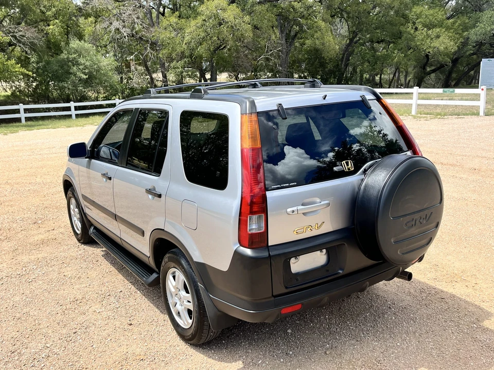2004 Honda CR-V 2nd Gen - Image 3 of 31