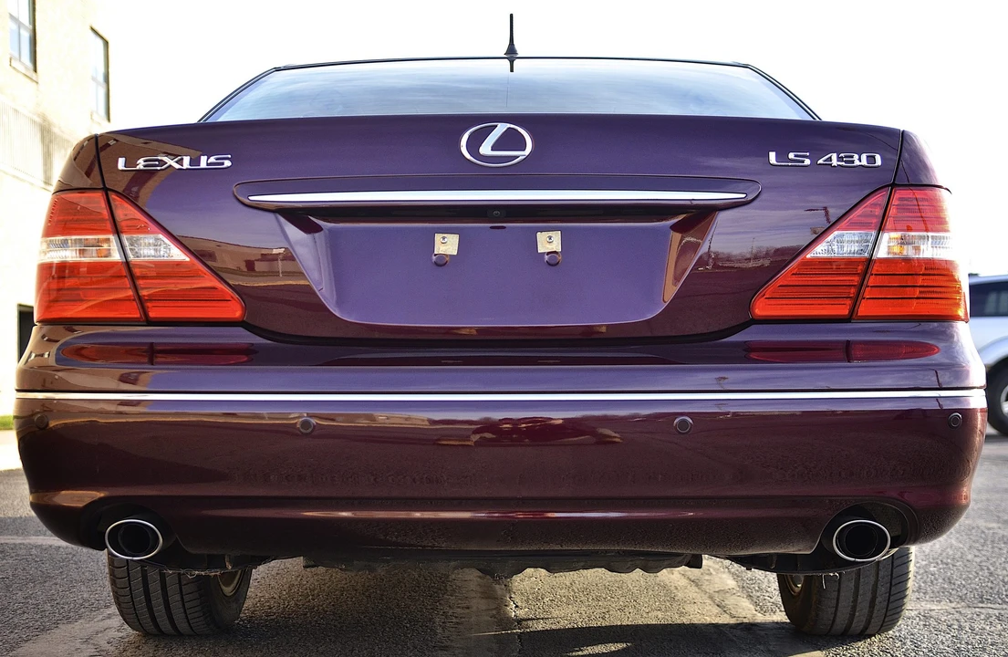 2004 Lexus LS 3rd Gen - Image 18 of 31