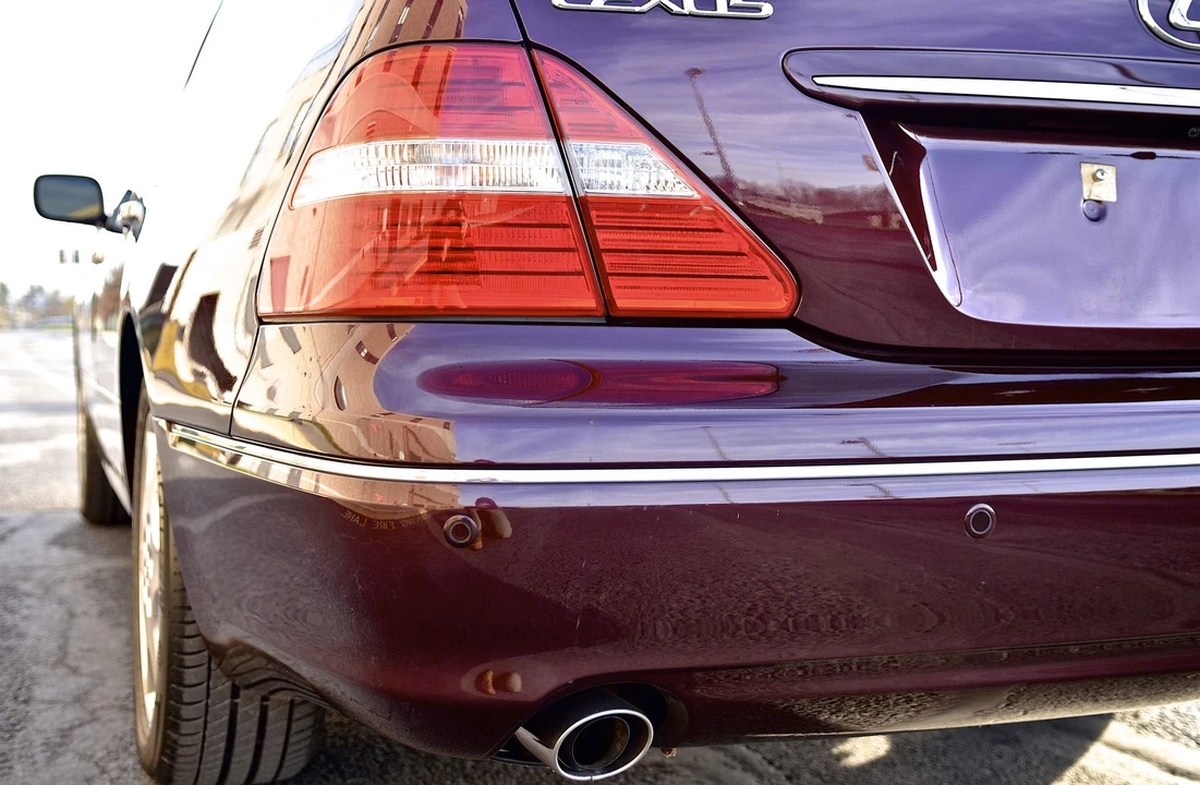 2004 Lexus LS 3rd Gen - Image 19 of 31