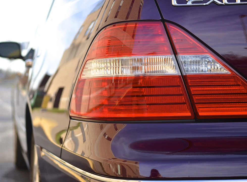 2004 Lexus LS 3rd Gen - Image 22 of 31