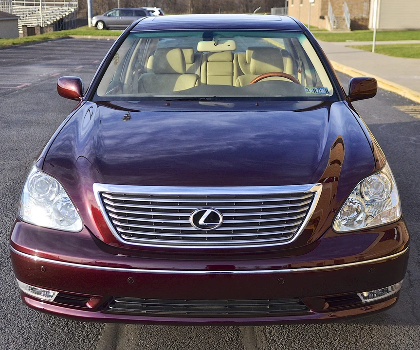 2004 Lexus LS 3rd Gen - Image 27 of 31