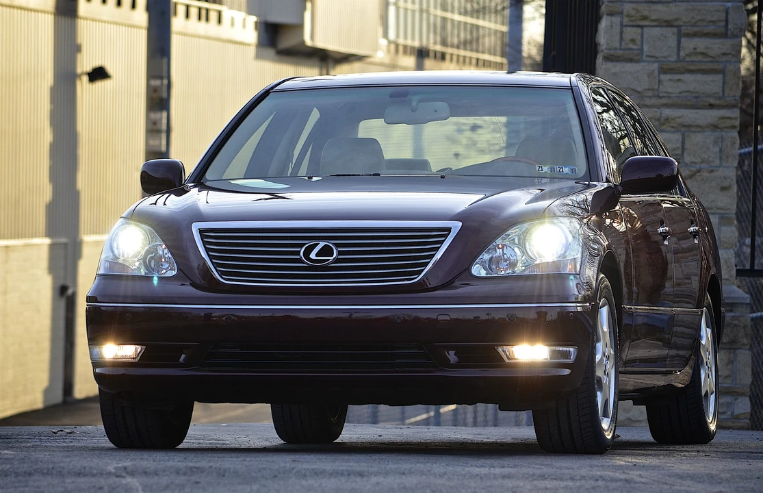 2004 Lexus LS 3rd Gen - Image 4 of 31