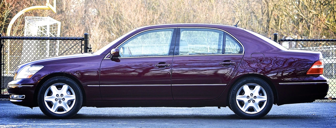 2004 Lexus LS 3rd Gen - Image 8 of 31