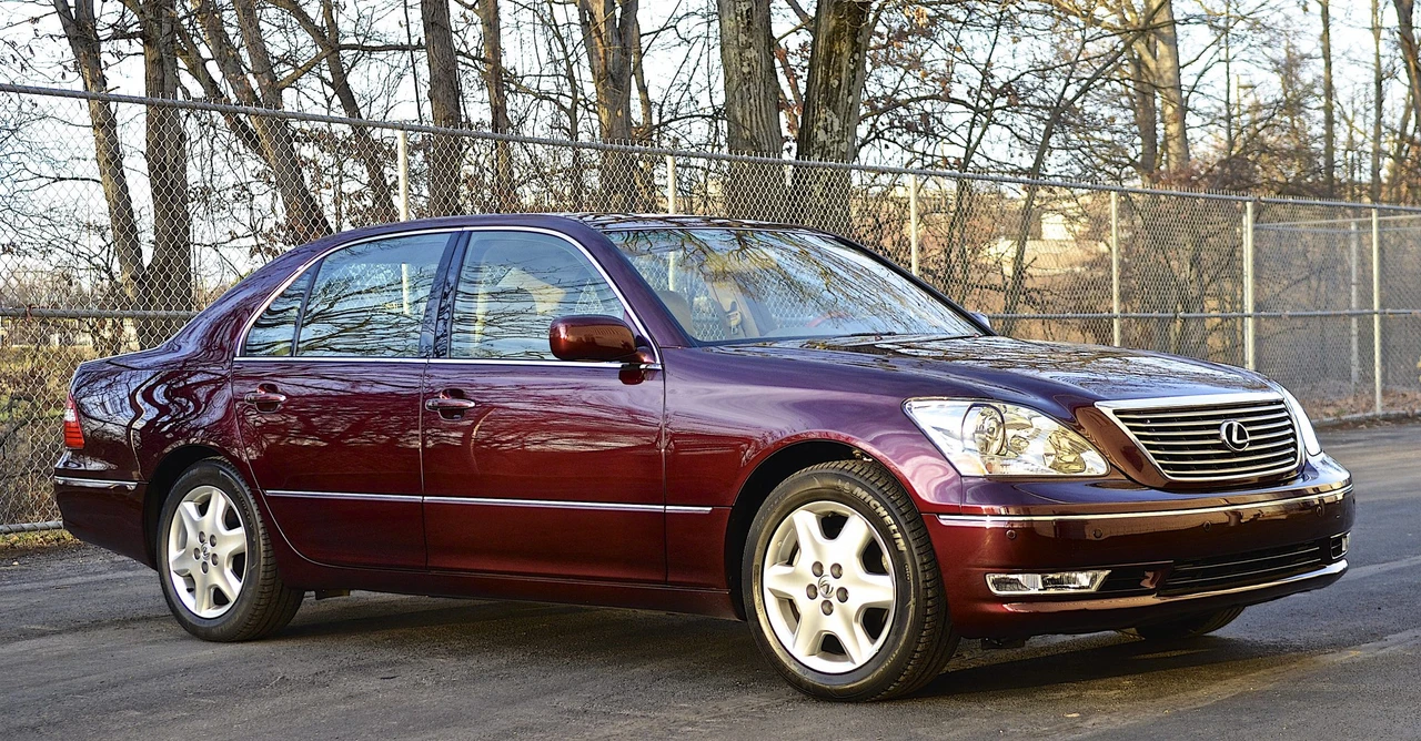2004 Lexus LS 3rd Gen - Image 14 of 31