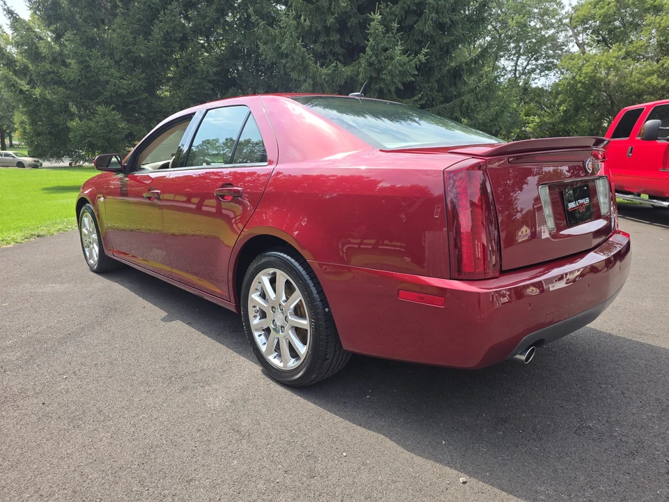2005 Cadillac STS - Image 13 of 31
