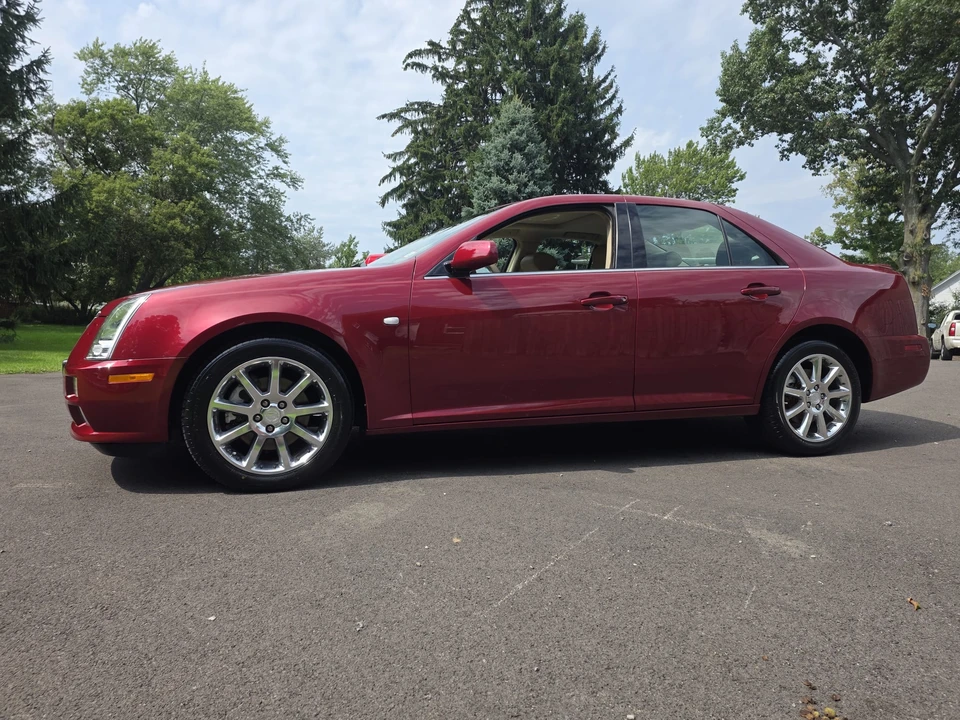 2005 Cadillac STS - Image 9 of 31
