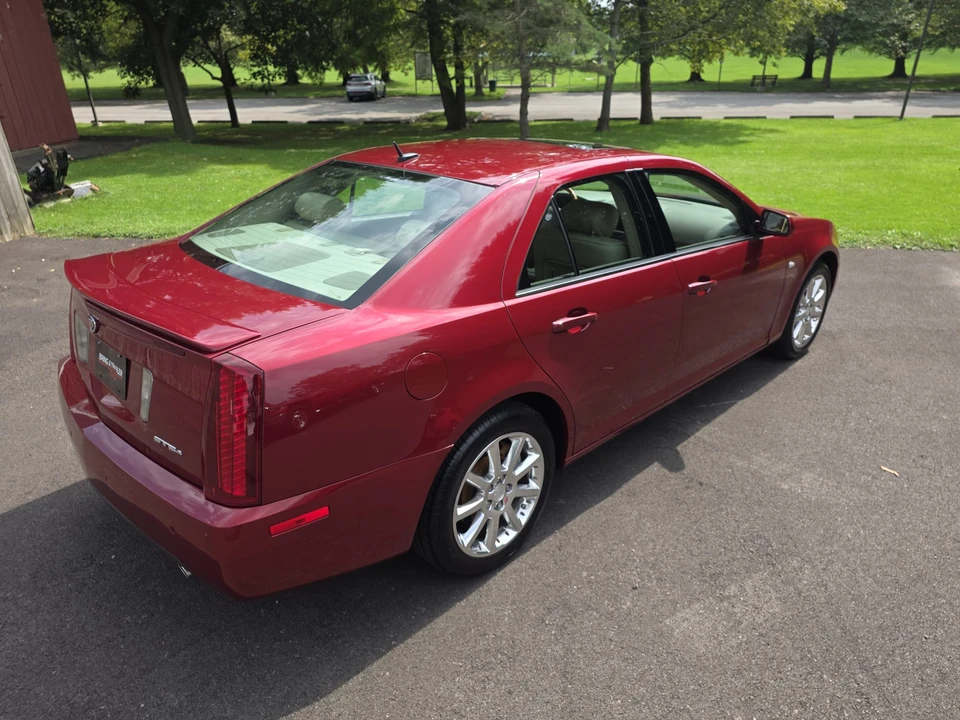 2005 Cadillac STS - Image 29 of 31