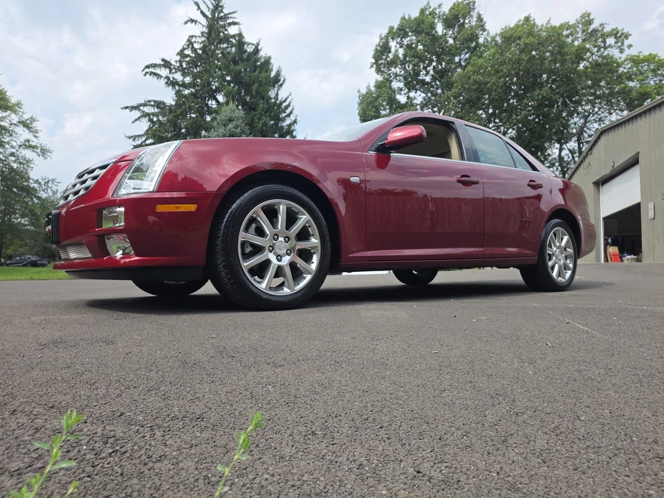 2005 Cadillac STS - Image 8 of 31