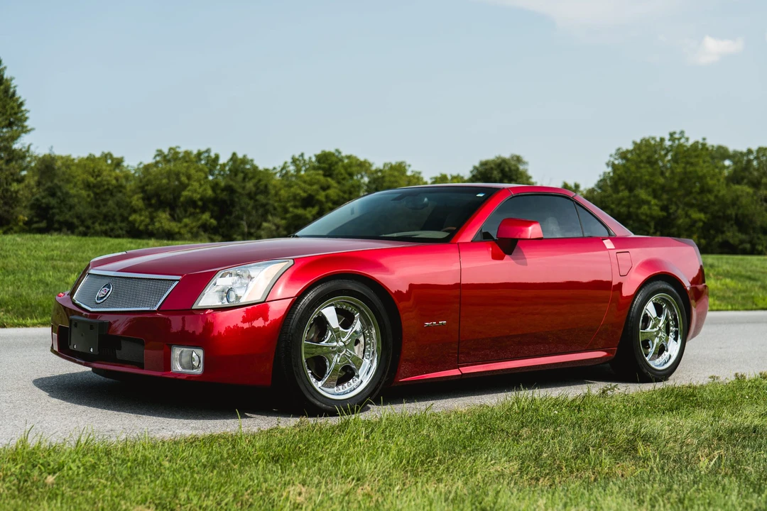2005 Cadillac XLR - Image 7 of 31