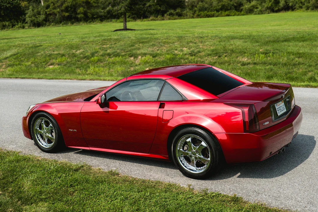 2005 Cadillac XLR - Image 16 of 31