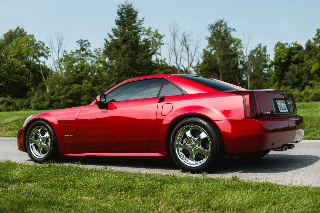 2005 Cadillac XLR - Image 17 of 31