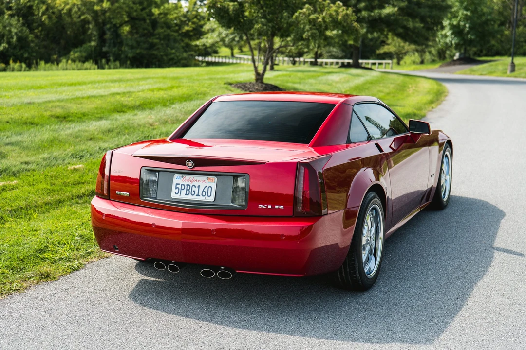 2005 Cadillac XLR - Image 28 of 31