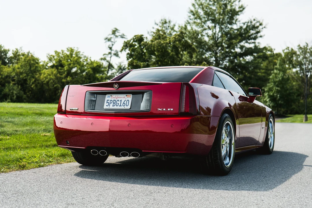 2005 Cadillac XLR - Image 29 of 31