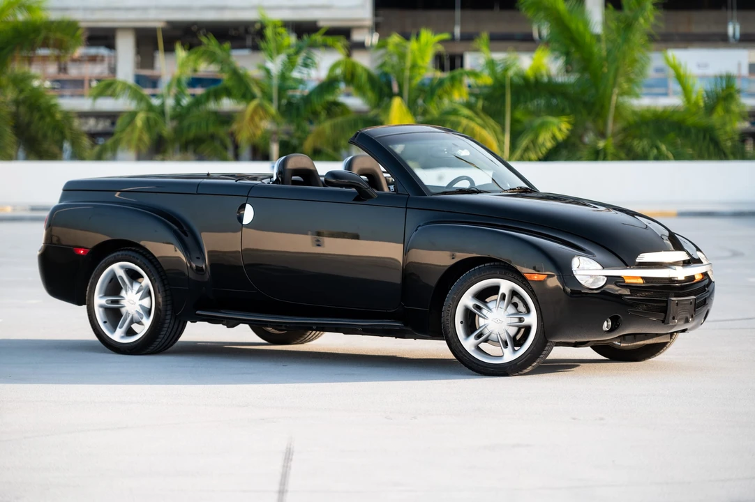 2005 Chevrolet SSR - Image 4 of 31