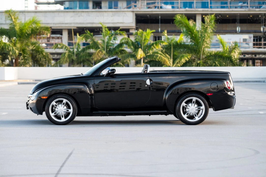 2005 Chevrolet SSR - Image 13 of 31