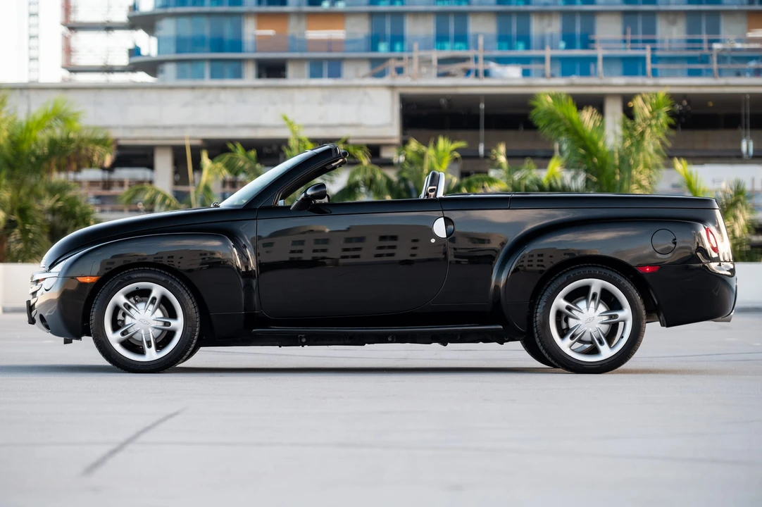 2005 Chevrolet SSR - Image 13 of 31