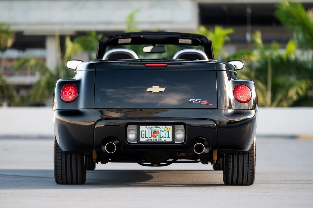 2005 Chevrolet SSR - Image 18 of 31