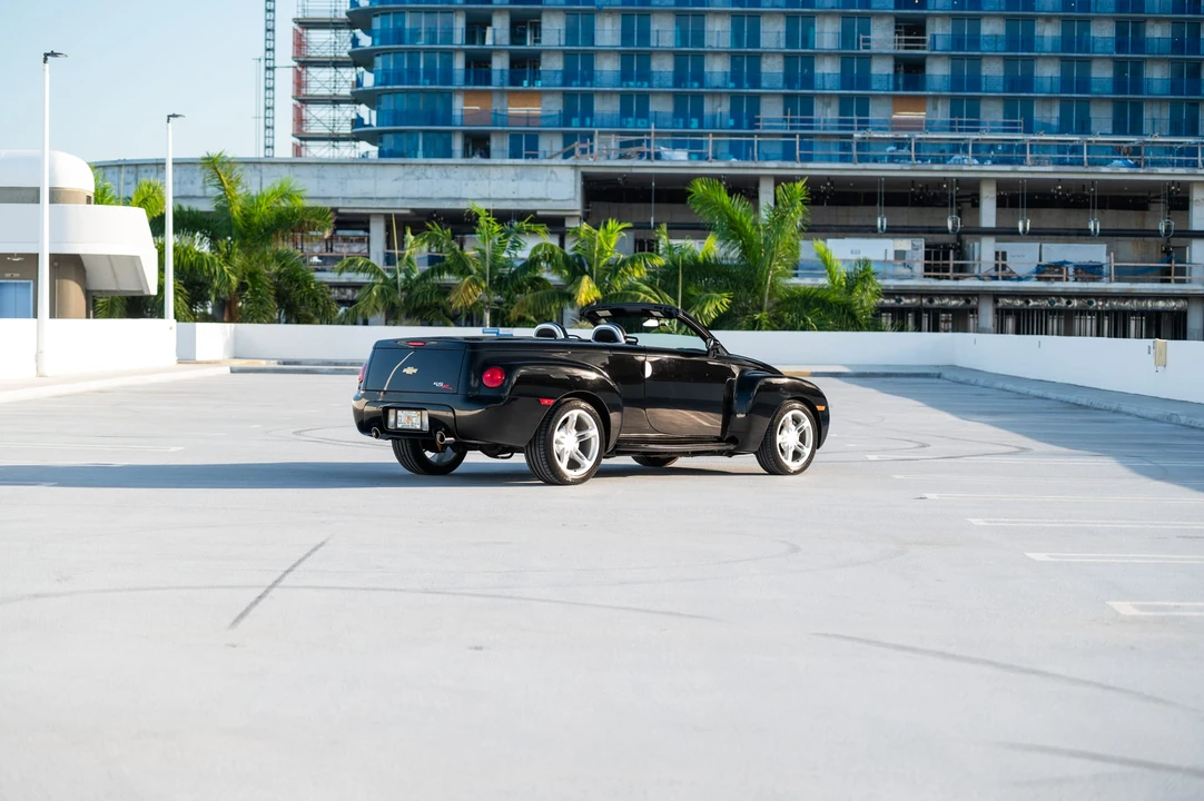 2005 Chevrolet SSR - Image 20 of 31