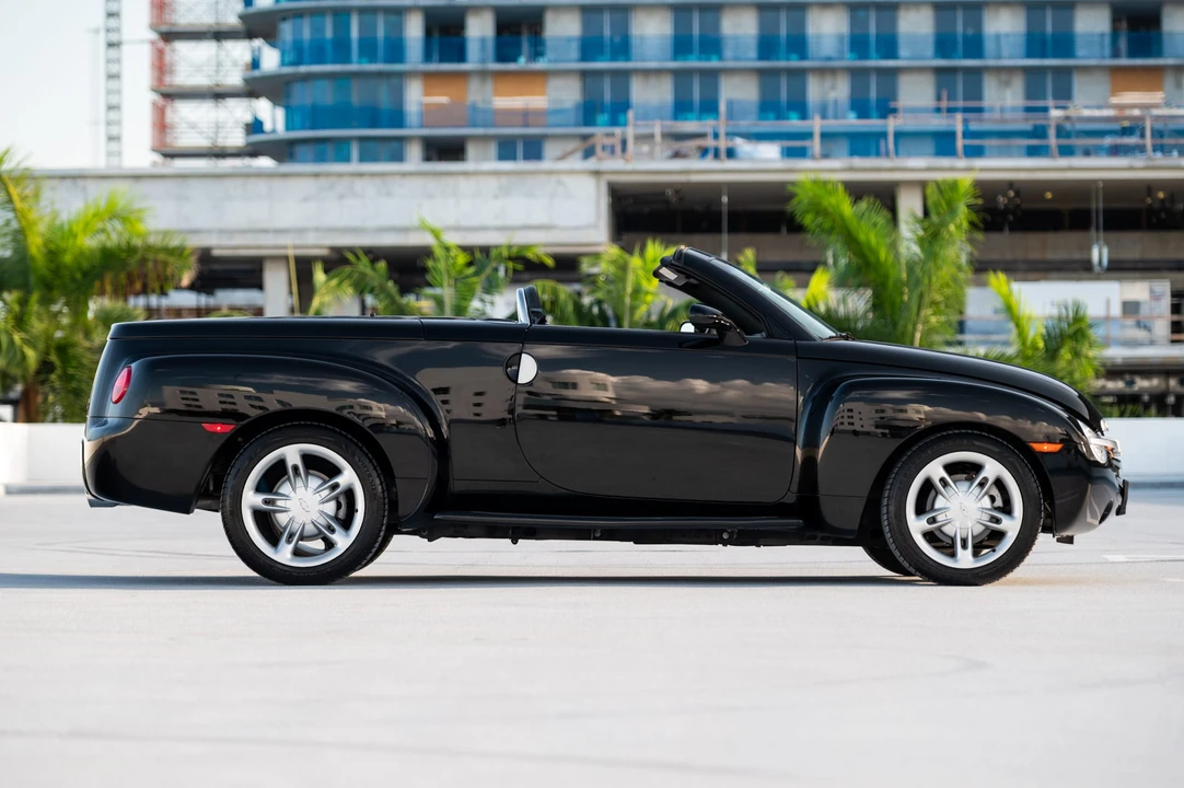 2005 Chevrolet SSR - Image 24 of 31