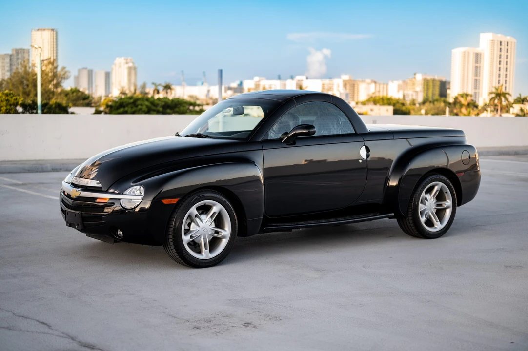 2005 Chevrolet SSR - Image 28 of 31